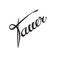 tauer perfumes logo